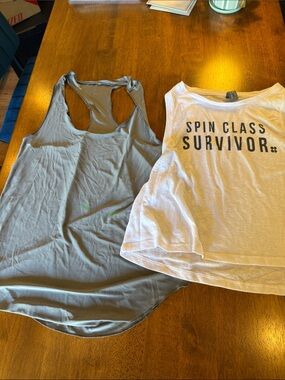 Bundle: 2 workout Tanks